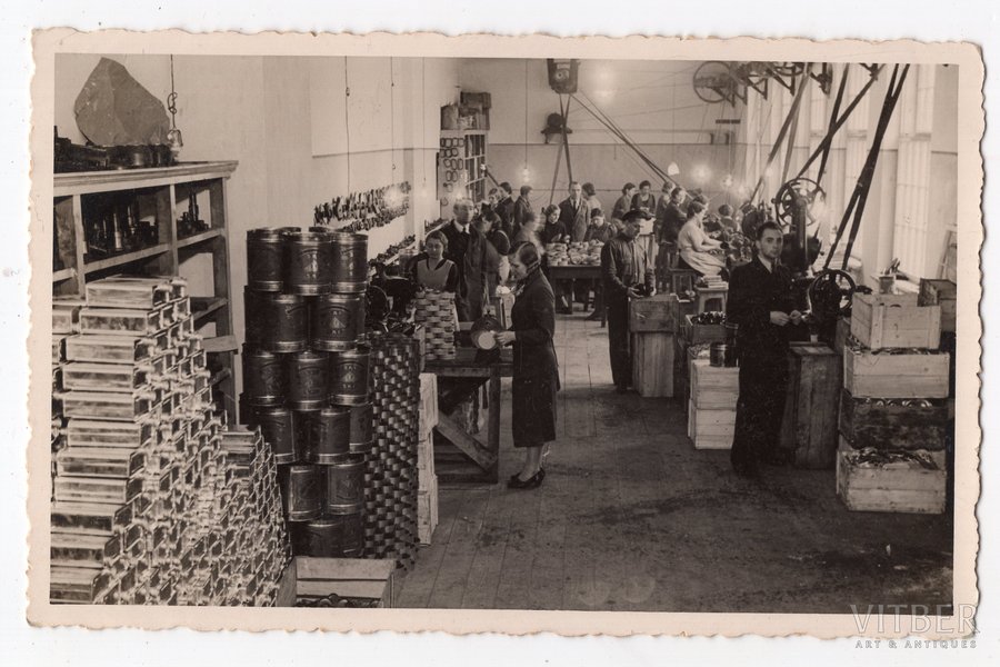 фотография, Рига, конфетная фабрика "Кузе", Латвия, 20-30е годы 20-го века, 13.6х8.6 см