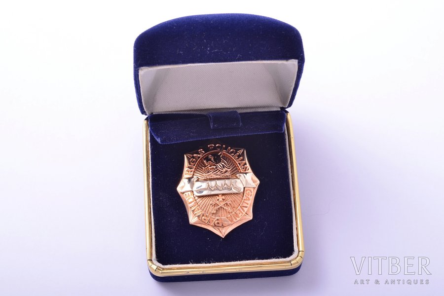 badge, Riga Police Head office, 800th Anniversary of Riga, № 28 (of 50), awarded to Aivars Vērmanis, gold, Latvia, beginning of 21st cent., 33.7 x 26.5 mm, 10.15 g, gold 585 standard, silver spin, 925 standard, in a box