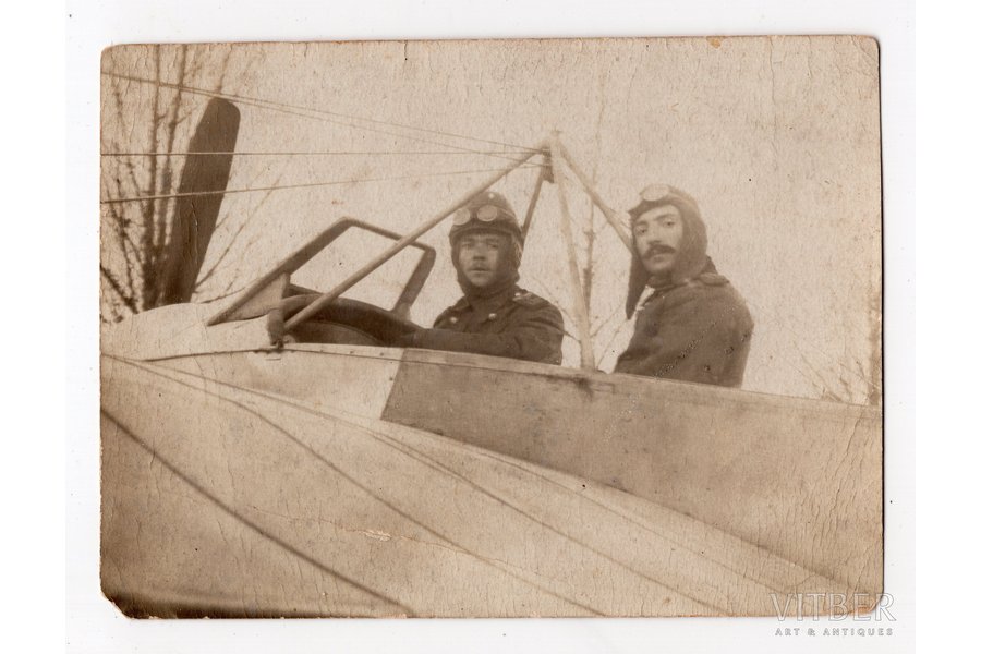 fotogrāfija, aviācijas pirmsākumi, Dvinskas fronte, mehāniķi, Latvija, Krievijas impērija, 20. gs. sākums, 15.5x8.4 cm