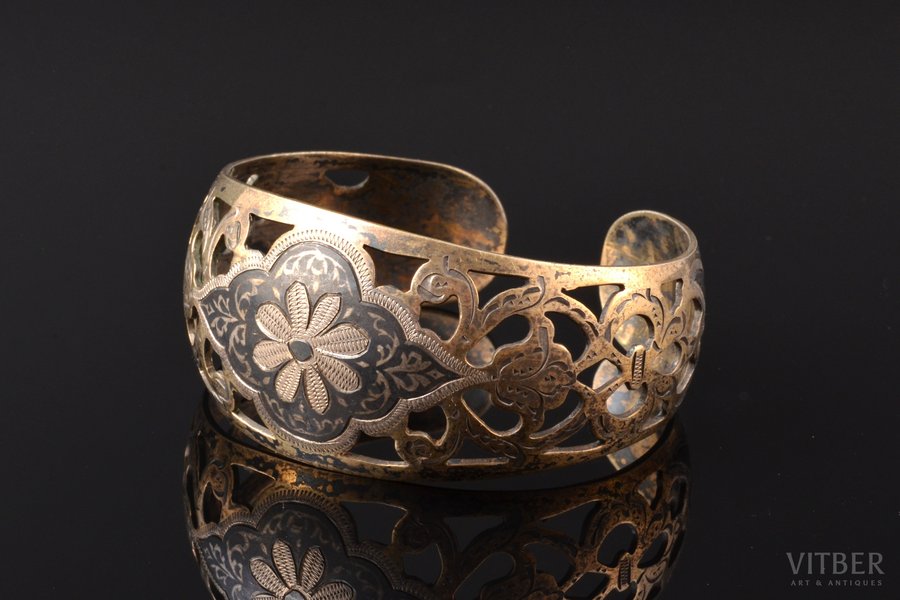 a bracelet, silver, niello enamel, 875 standard, 32.85 g., the diameter of the bracelet 5.6 x 5.7 cm, the 70-80ies of 20th cent., the artistic plant of Kubachinsk, Dagestan, USSR