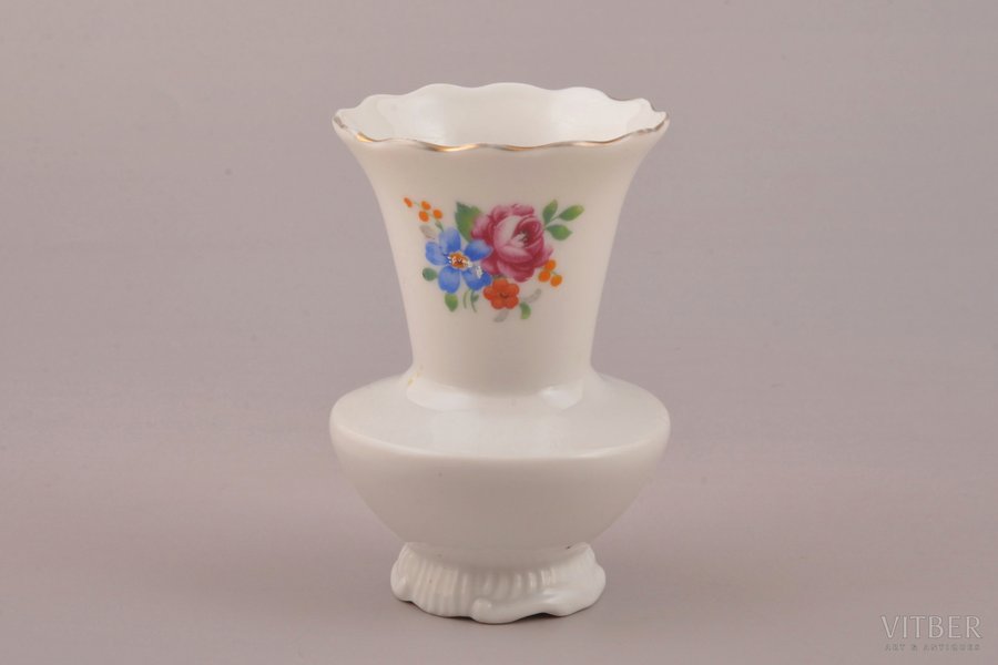 small vase, porcelain, M.S. Kuznetsov manufactory, Riga (Latvia), 1937-1940, h 8.4 cm, third grade