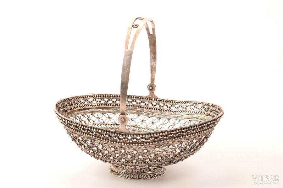 candy-bowl, silver, 88 standard, 192.30 g, filigree, 14.8 x 11.5 cm, h (with handle) 14 cm, 1818, Moscow, Russia