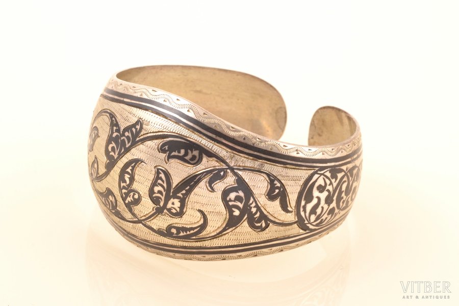 a bracelet, silver, niello enamel, 875 standard, 31.90 g., the diameter of the bracelet 5.2 x 5.6 cm, the artistic plant of Kubachinsk, USSR, height of bracelet 3.5 cm