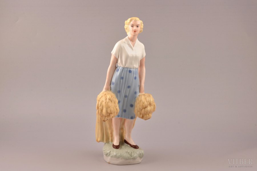 figurine, Volunteer Saturday work, porcelain, Riga (Latvia), USSR, Riga porcelain factory, molder - Zina Ulste, 1956-1958, 30.7 cm, w/o mark, technological defect on the base