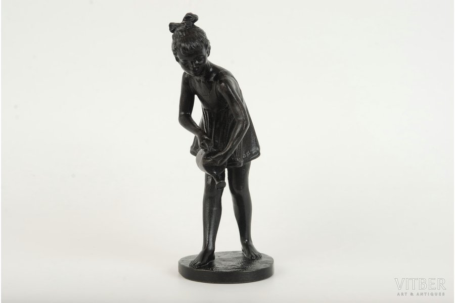 figurine, Girl with a watering...