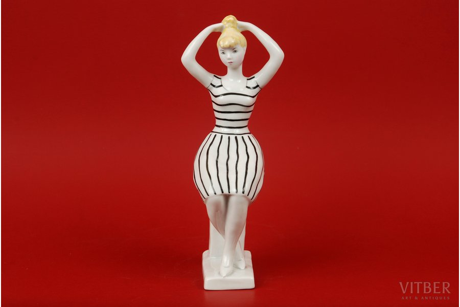 figurine, Seating girl, porcelain, USSR, LFZ - Lomonosov porcelain factory, molder - Galina Stolbova, the 50ies of 20th cent., 18.5 cm, highest class