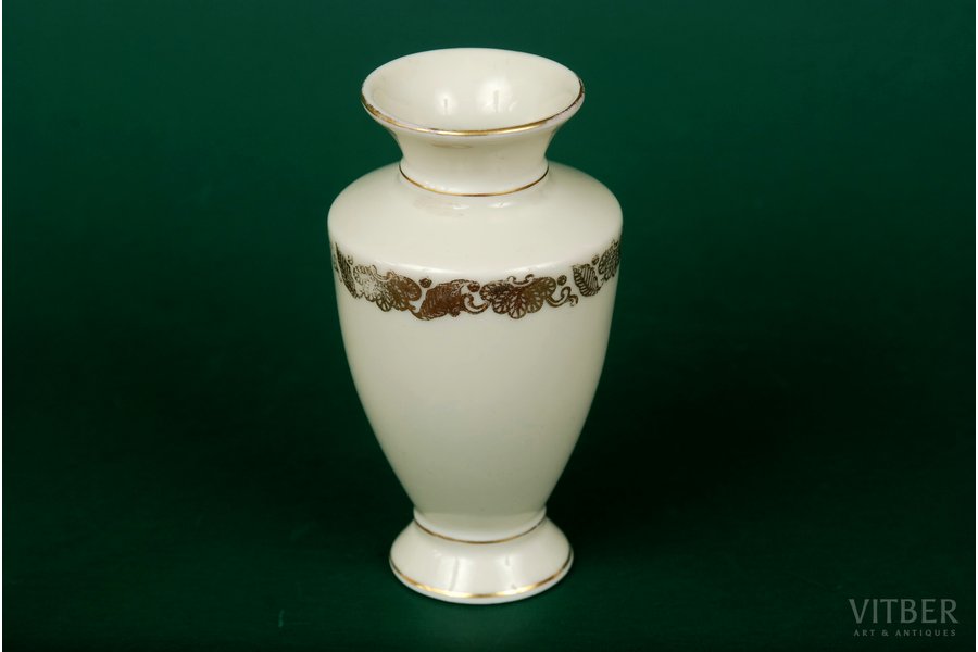 vase, J.K. Jessen manufactory, Riga (Latvia), the 30ties of 20th cent., 9.5 cm, "ivory"