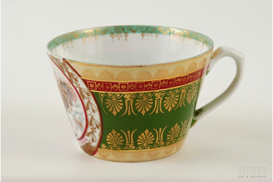 small cup, Retreach of the French from Moscow, M.S. Kuznetsov manufactory, Russia, the beginning of the 20th cent., 6 cm