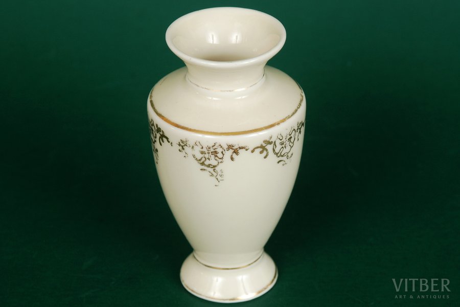 vase, ivory colour, J.K. Jessen manufactory, Riga (Latvia), 1930, 9.5 cm