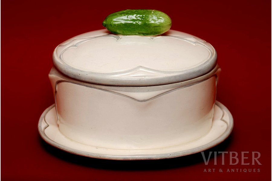 butter dish, Cucumber, M.S. Kuznetsov manufactory, Russia, the beginning of the 20th cent.