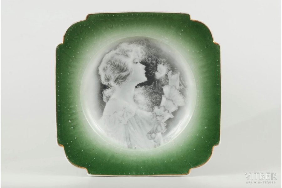 decorative plate, Gardner porcelain factory, Russia, the 19th cent., 17 cm