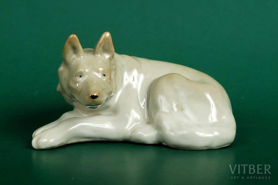 figurine, Dog, porcelain, Riga (Latvia), USSR, Riga porcelain factory, the 50ies of 20th cent., 6 cm