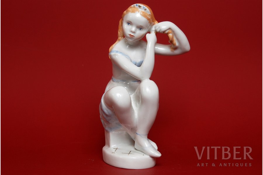 statuete, Jauna balerīna, porcelāns, PSRS, LFZ - Lomonosova porcelāna rūpnīca, modeļa autors - E. Čerkasovs, 20 gs. 50tie gadi