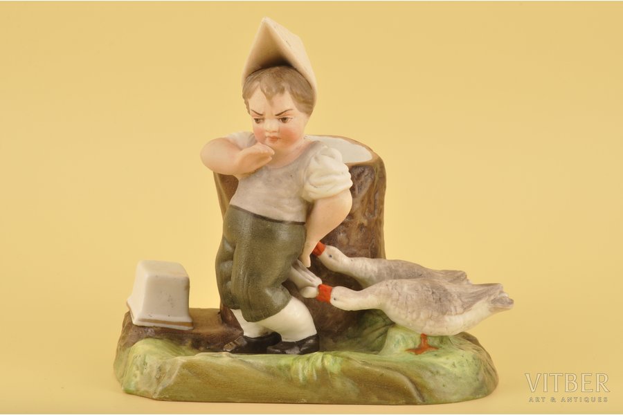 statuete, Sērkociņu turētājs "Zēns ar zosiem", biskvīts, Krievijas impērija, Gardnera manufaktūra, 19. gs., 14 x 14 cm