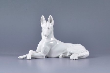 figurine, shepherd dog, porcelain, Riga (Latvia), M.S. Kuznetsov manufactory, 1937-1938, 17x10.5 cm, the restoration of paws