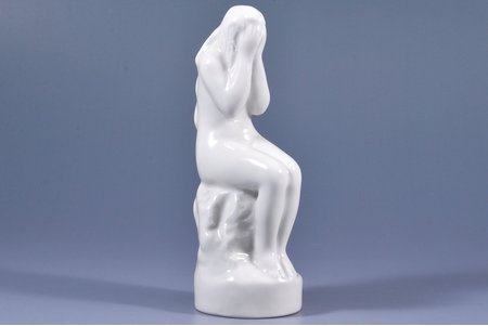 figurine, sitter, porcelain, Riga (Latvia), USSR, sculpture's work, molder - Martins Zaurs, the 50ies of 20th cent., 14 cm