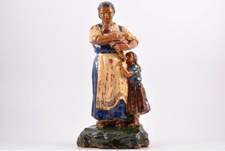 statuete, Māte ar bērniem, keramika, Rīga (Latvija), PSRS, autordarbs, modeļa autors - Maksimčenko Nataļja, 20 gs. 50tie gadi, h 31 cm