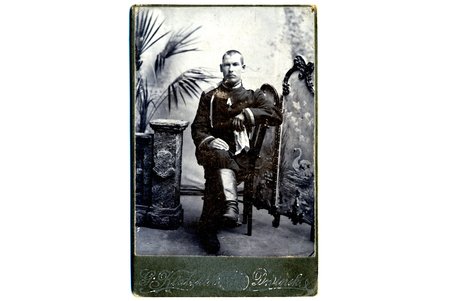 fotogrāfija, Cariskā Krievija, karavīrs ar medāli (uz kartona), 20. gs. sākums, 14 x 10.2 cm