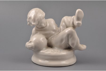 figurine, Youngs football player, porcelain, Riga (Latvia), USSR, sculpture's work, molder - Yanis Grauds, 1958, 9.5 cm