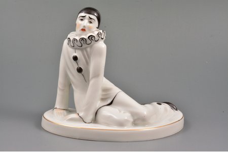 figurine, Pierrot, porcelain, Riga (Latvia), sculpture's work, Riga porcelain factory, 1940, h 13 cm