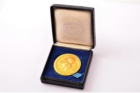 table medal, Scentiae Et Patriae, Latvijas Universitāte, zim. K. Rončevskis, grav. S. Bercs, 750 standart, gold, Latvia, 20-30ies of 20th cent., Ø 37.2 mm, 33.95 g, "S. Bercs" firm, with box