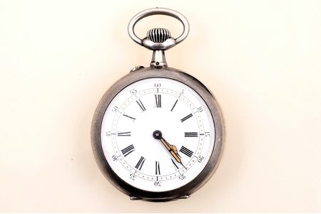 kabatas pulkstenis, ar gravējumu Jehanne de par le roi du ciel sauve la France, Francija, sudrabs, metāls, 800 prove, kopējais svars 90.35 g, 6.2 x 4.9 cm, Ø 4.1 mm, darbojas