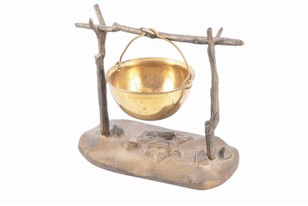 ashtray, kettle over firewood, bronze, USSR, NIMOR, 12.1 x 13.6 x 7.1 cm, Ø (kettle) 6.7 cm