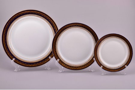 set of plates, 3 pcs., porcelain, Comte Harrach, Russia, Ø 24.8 / 20 / 15.9 cm