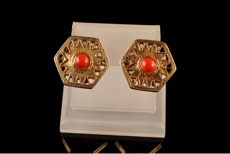 clip-on earrings, silver, gilding, 925 standard, 9.64 g., the item's dimensions 2.2 x 2 cm, coral, Italy
