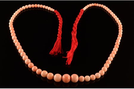 beads, Japanese Pink Deep Sea coral, diameter of the beads 1.25 cm - 0.4 cm, 38.22 g., the item's dimensions 49 cm, coral, on the cord