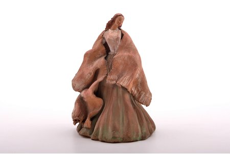 статуэтка, Девушка в национальном костюме, керамика, Рига (Латвия), авторская работа, автор - Эльвира Пиннис, 1942 г., h 16 см