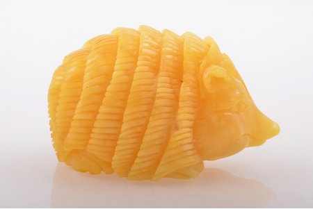 figurine, "Hedgehog", amber, 31.85 g., the item's dimensions 3.5 x 5.7 x 2.9 cm
