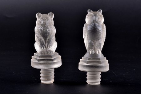 pair of corks, "Owl and bear", Russia(?), h 6.3-6.5 cm