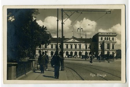 fotogrāfija, Rīga, dzelzceļa stacija, Latvija, 20. gs. 20-30tie g., 13,8x8,8 cm