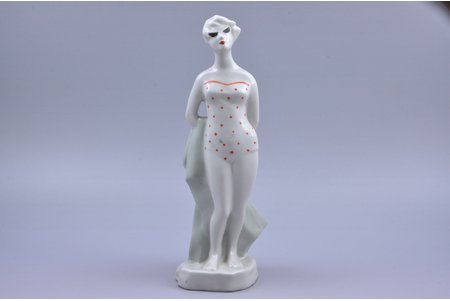 statuete, Sieviete pludmalē, porcelāns, Rīga (Latvija), PSRS, Rīgas porcelāna rūpnīca, modeļa autors - Eriks Ellers, 20 gs. 60tie gadi, 25 cm, otrā šķira