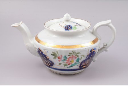 teapot, porcelain, M.S. Kuznetsov manufactory, hand-painted, Russia, the 2nd half of the 19th cent., h 11.5 cm