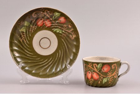 tea pair, porcelain, M.S. Kuznetsov manufactory, hand-painted, Russia, the border of the 19th and the 20th centuries, h (cup) 5.2 cm, Ø (saucer) 14.4 cm, Dmitrov factory
