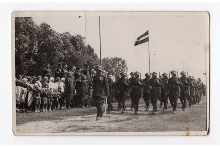 фотография, Латвийская армия, парад, Латвия, 20-30е годы 20-го века, 13,5x8,5 см