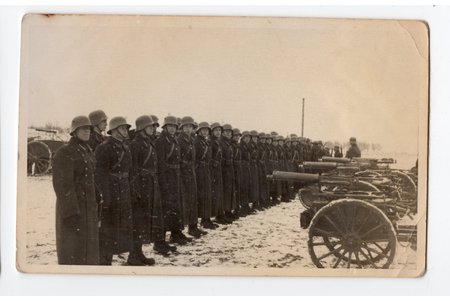 photography, Latvian Army, soldiers formation and machine-guns, Latvia, 20-30ties of 20th cent., 13,6x8,6 cm