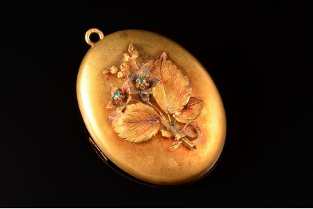 pendant-brooch, gold, 56 standard, 10.46 g., the item's dimensions 4.5 x 3.2 cm, emerald, Russia