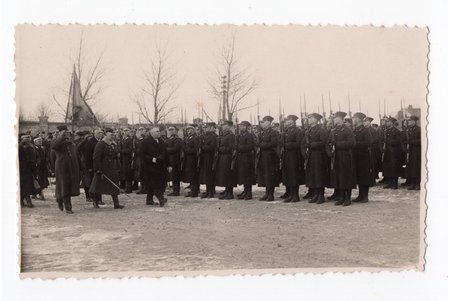 фотография, Латвийская армия, парад, президент Латвии Альберт Квиесис, Латвия, 20-30е годы 20-го века, 13,5x8,2 см