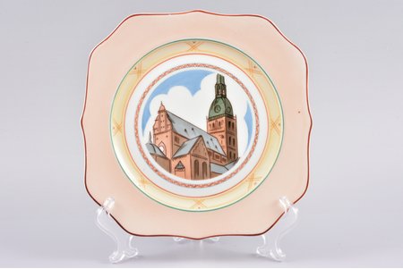 dekoratīvs šķīvis, Doma baznīca, porcelāns, autordarbs, J.K. Jessen rūpnīca, Rīga (Latvija), 20 gs. 30tie gadi, 20x20 cm, pirmā šķira