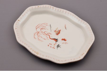 jeweley tray, "Japanese motif", porcelain, M.S. Kuznetsov manufactory, signed painter's work, handpainted by Natalia Kuznetsova, Riga (Latvia), 1934-1936, 11.5 x 9 cm