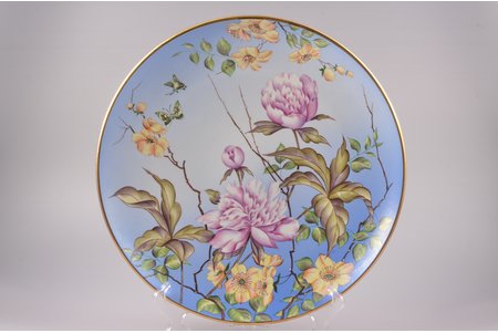 decorative wall dish, "Flowers", porcelain, Rīga porcelain factory, hand-painted, Riga (Latvia), USSR, the 80ies of 20th cent., Ø 35.3 cm