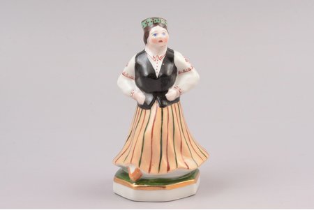 figurine, a Girl in traditional costume, porcelain, Riga (Latvia), M.S. Kuznetsov manufactory, 1934-1936, 10 cm, first grade