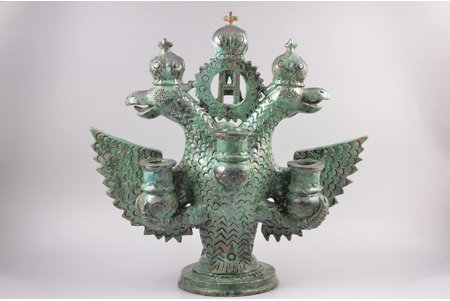 svečturis, Divgalvainais ērglis, keramika, Krievijas impērija, h 37.5 / 39 cm, robiņi un līmētie fragmenti spārnu galos un 2 krustiņiem uz kroņiem