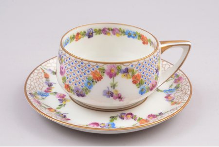 coffee steam, porcelain, Rosenthal, hand-painted, Germany, the 30-40ties of 20th cent., cup's height 3.7 cm, saucer's Ø 11.1 cm