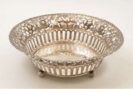 biscuit tray, silver, 830 standard, 529 g, Ø 27.8 / h 8.5 cm, the 40ies of 20th cent., Finland