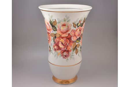 vase, "Roses", porcelain, Rīga porcelain factory, hand-painted, sketch by Maiya Zagrebaeva, Riga (Latvia), USSR, 1968-1980, 40.4 cm, second grade