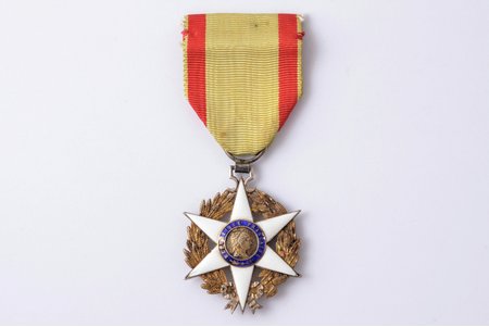 Order of Agricultural Merit, silver, enamel, 800 standard, France, 47.1 x 36.9 mm, enamel chips
